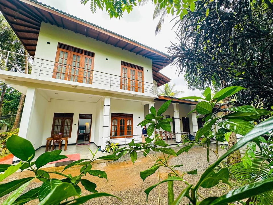 Property building, Patio, Spring, Day, Garden, View (from property/room), Balcony/Terrace, Garden view