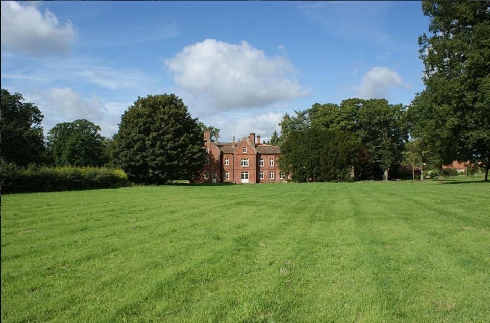 The Mews, Bessingham Manor Apartment in North Norfolk District