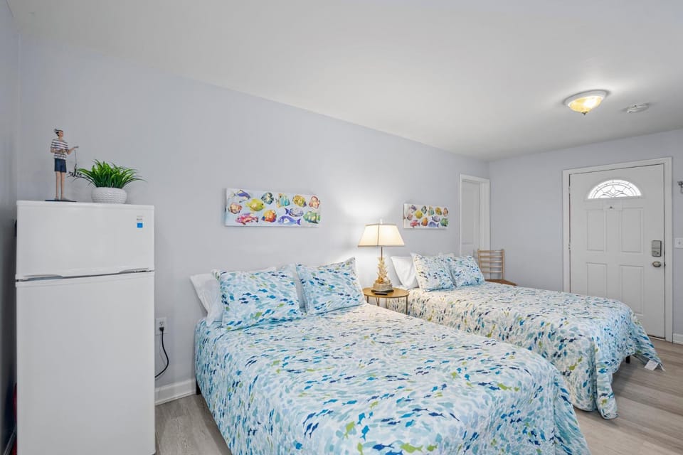Bed, Bedroom, minibar