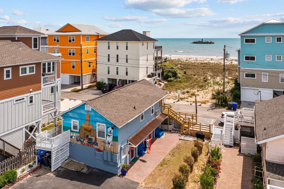 Property building, Day, Neighbourhood, Bird's eye view, Beach, Sea view