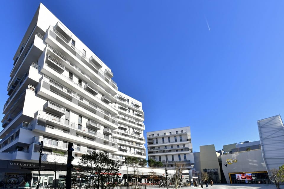 Property building, Facade/entrance