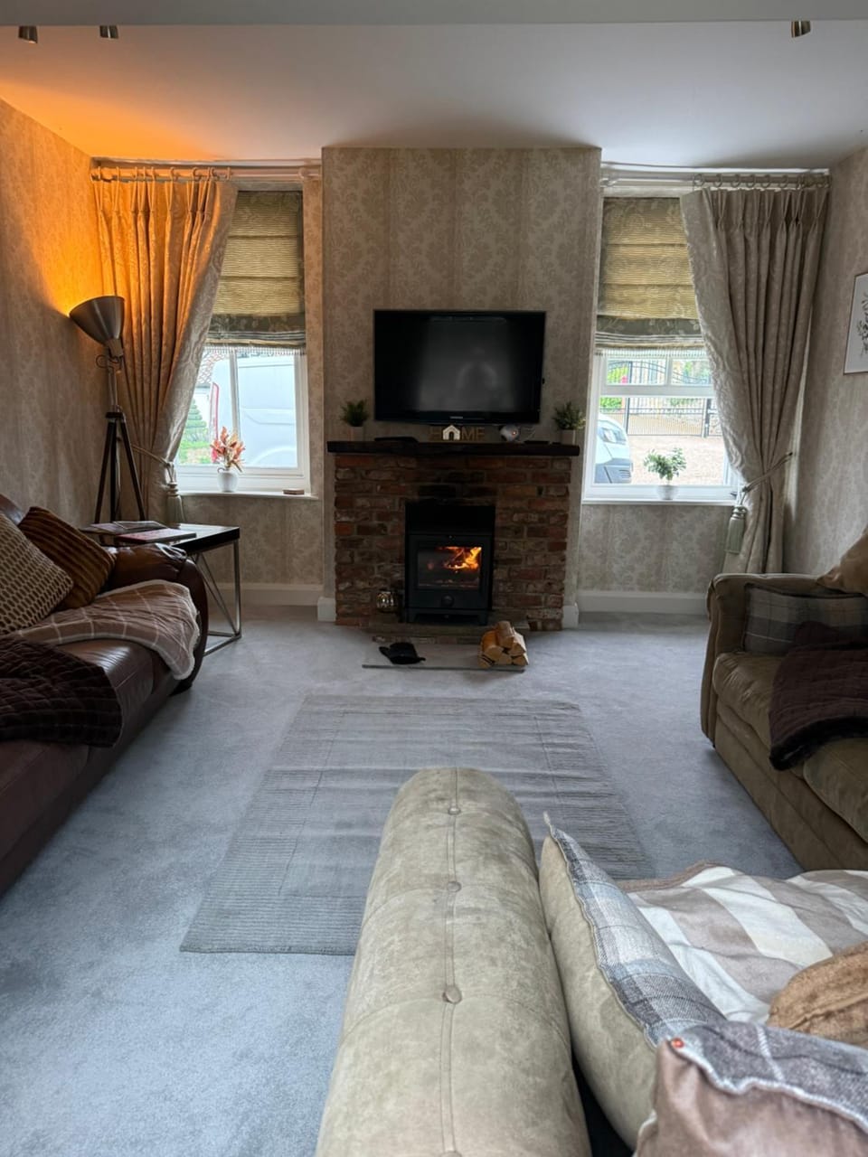 West Cottage, Free Breakfast supplied with free range eggs With log burner House in Selby