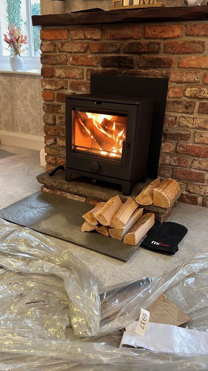 West Cottage, Free Breakfast supplied with free range eggs With log burner House in Selby