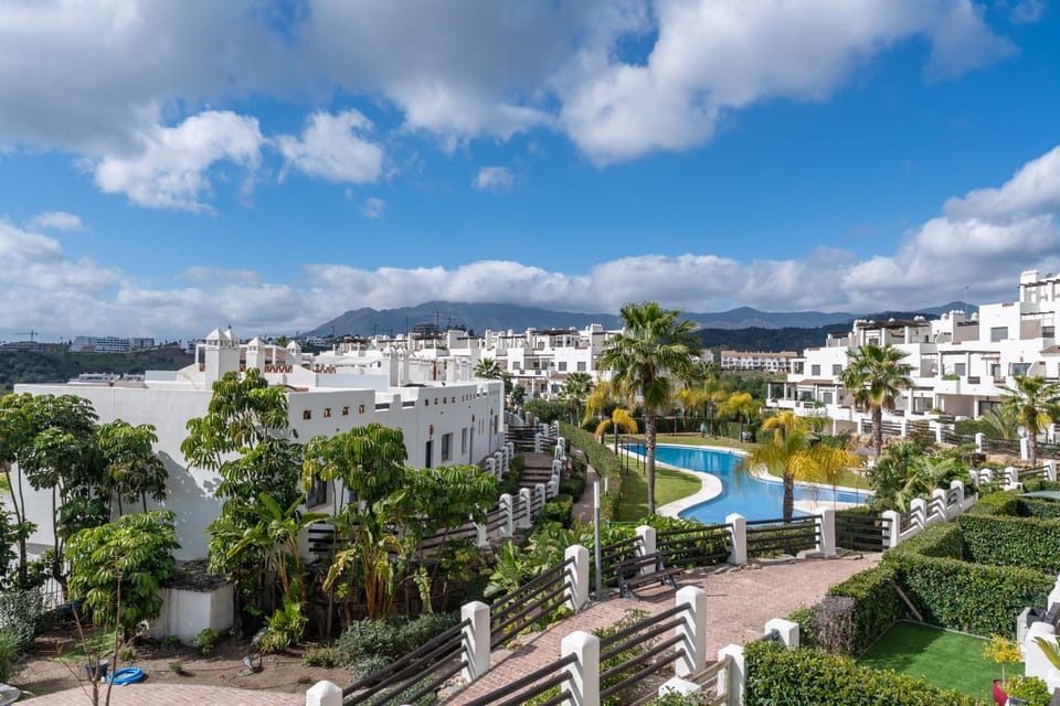 Solarium, Balcony/Terrace, Dining area, Mountain view, Pool view, Sea view