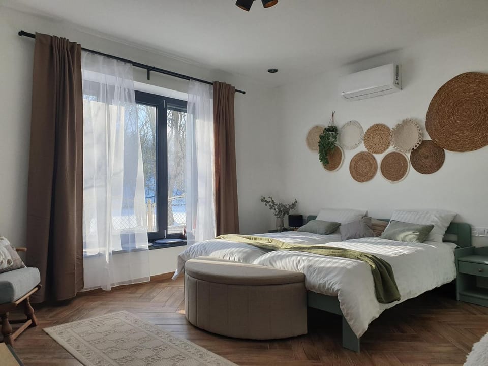 TV and multimedia, Bedroom, Lake view