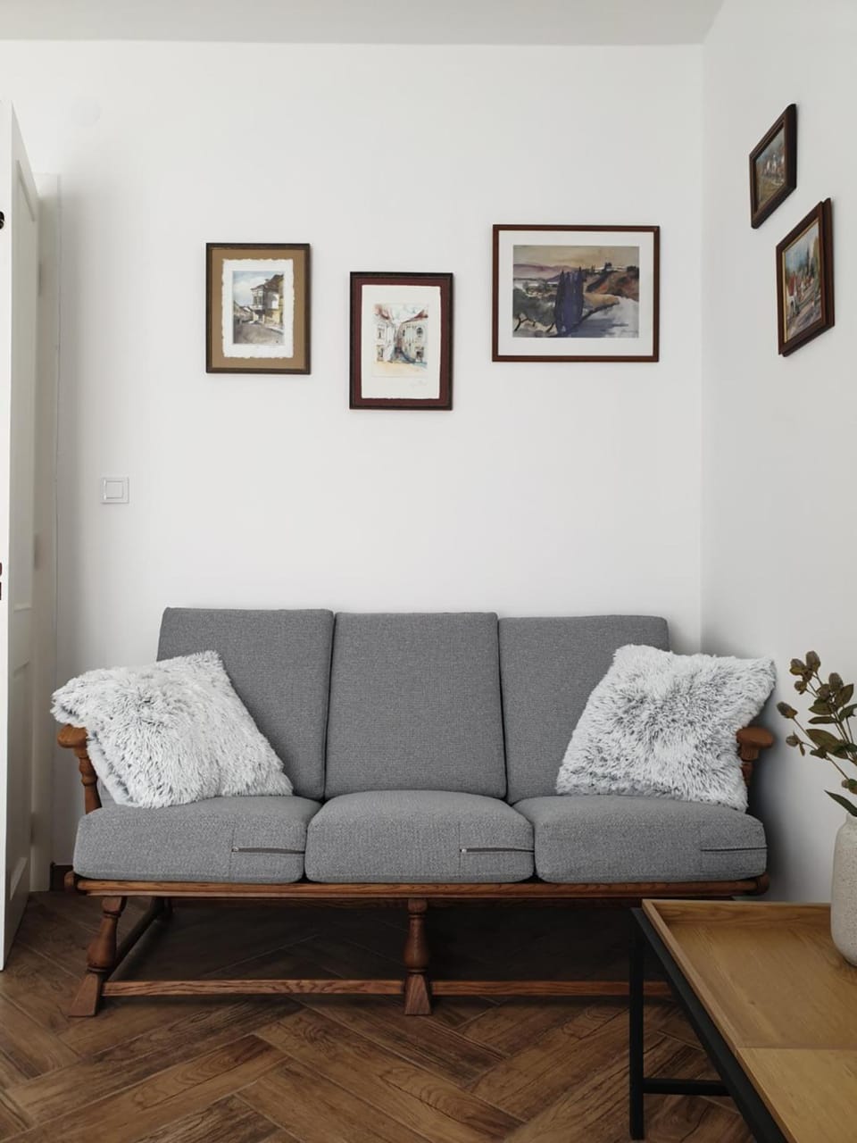 Seating area, Bedroom, Lake view