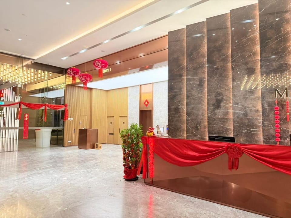 Lobby or reception, elevator