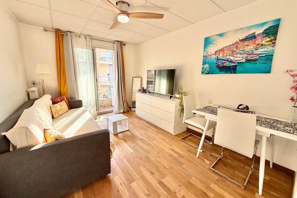 Antibes City Center 4 Guests House in Antibes