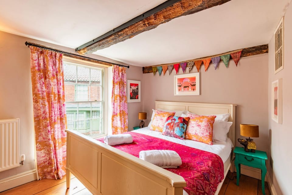 The Old Paul Pry by Leap Escapes House in Holt
