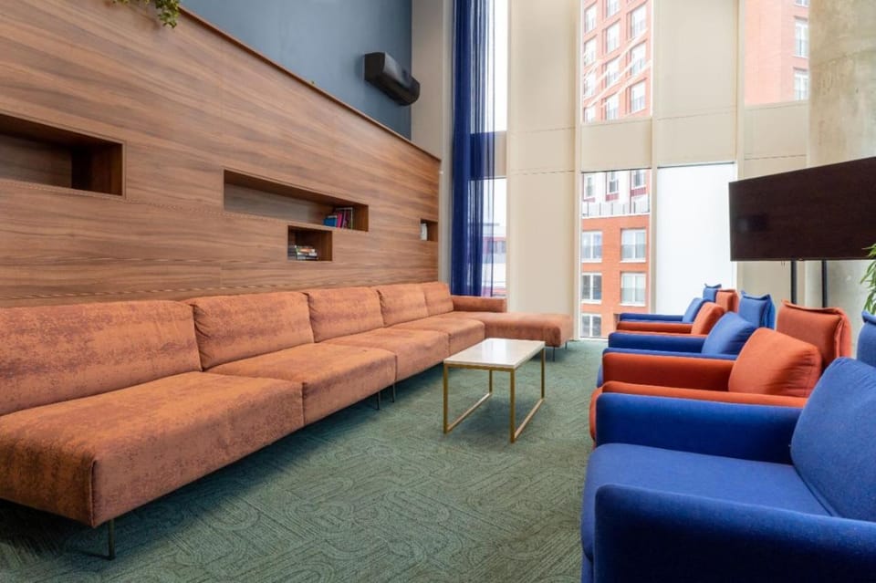 Communal lounge/ TV room, TV and multimedia, Seating area, Evening entertainment