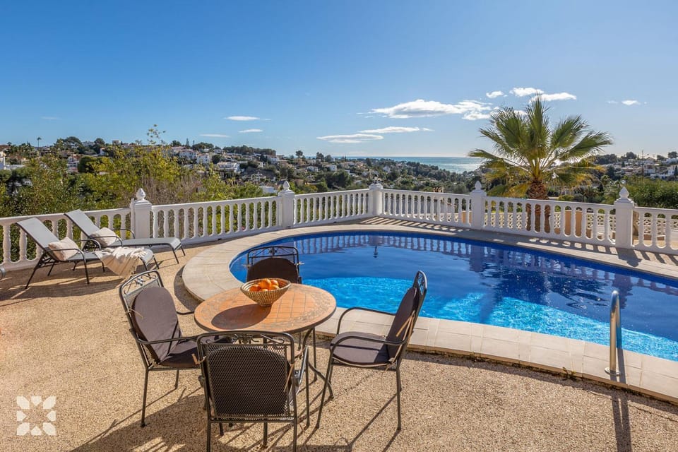 Patio, Day, Natural landscape, View (from property/room), Balcony/Terrace, Mountain view, Pool view, Sea view, Swimming pool, sunbed