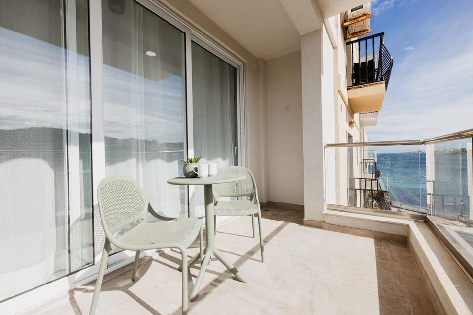 Brand New 3BR Family Flat Balcony & Side SeaView Apartment in Saint Paul's Bay