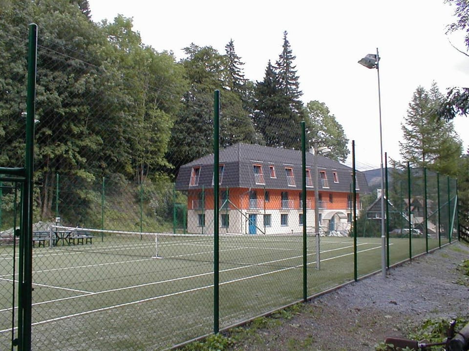 Tennis court
