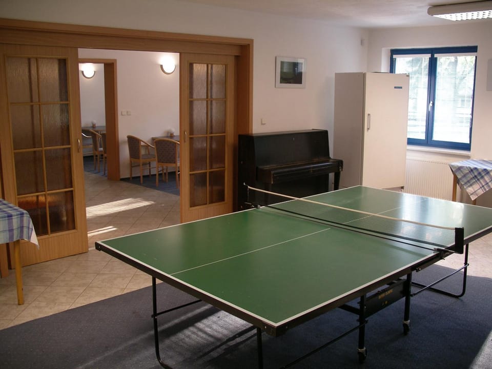 Communal lounge/ TV room