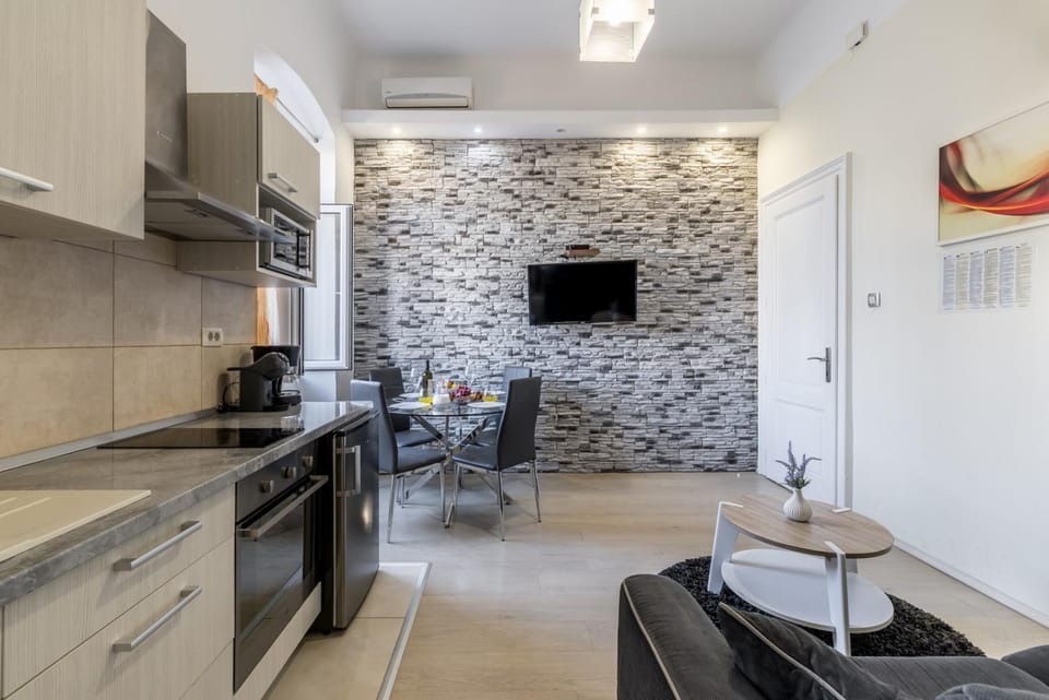 Kitchen or kitchenette, Living room, Dining area