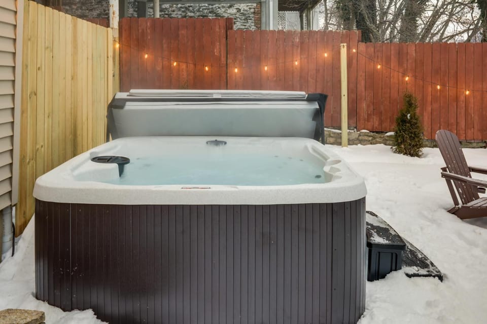 Walk to OTR! Hot Tub and Movie Room at Cincy Condo Apartment in Over The Rhine