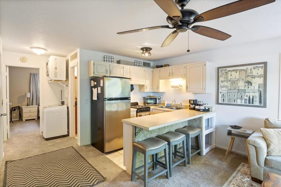 Lakefront Bungalow Near Margaritaville House in Lake of the Ozarks