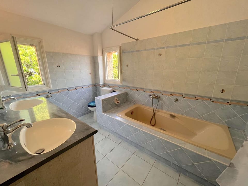 Bathroom, Bath
