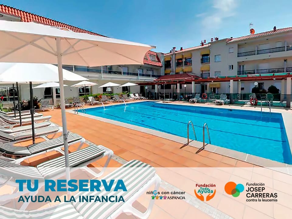 Property building, Solarium, Swimming pool