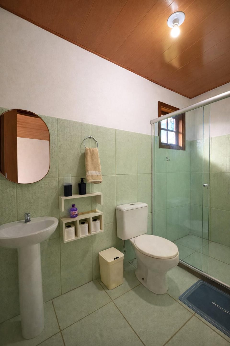 Shower, Toilet