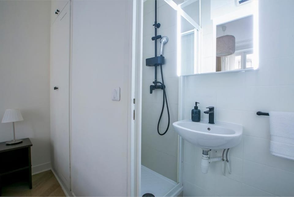Cozy and elegant Parisian studio Apartment in Paris