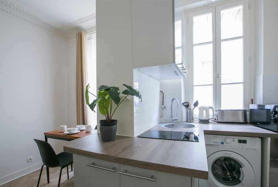 Cozy and elegant Parisian studio Apartment in Paris