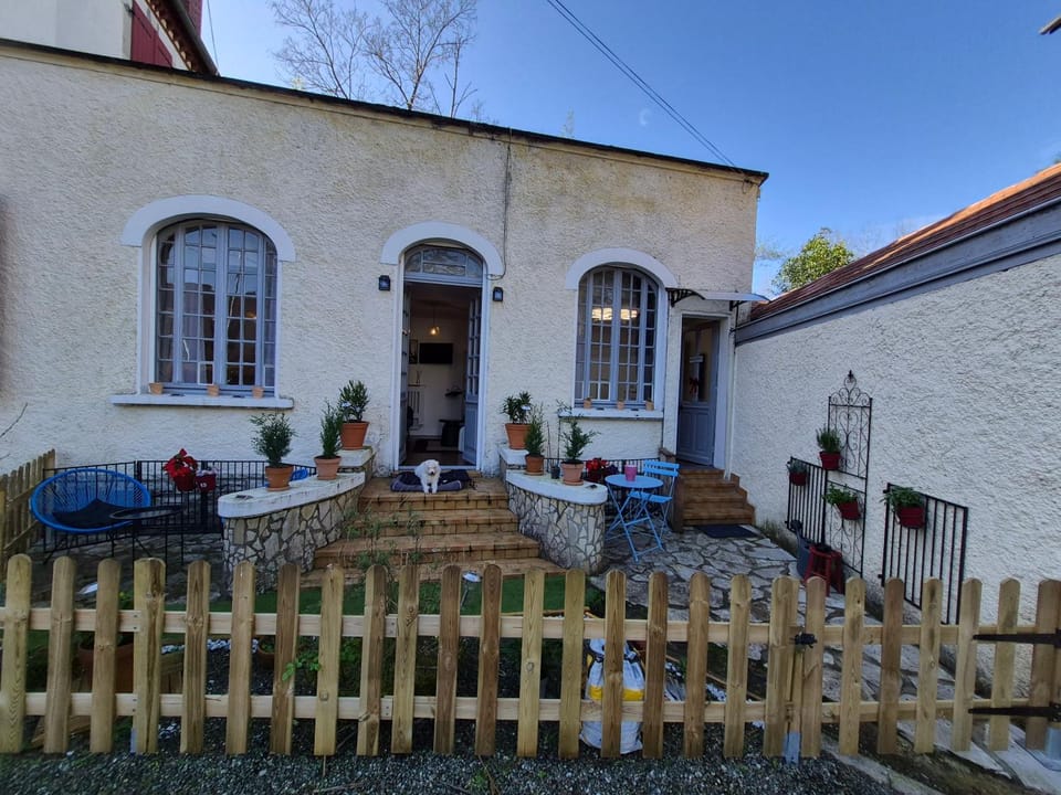 Property building, Balcony/Terrace