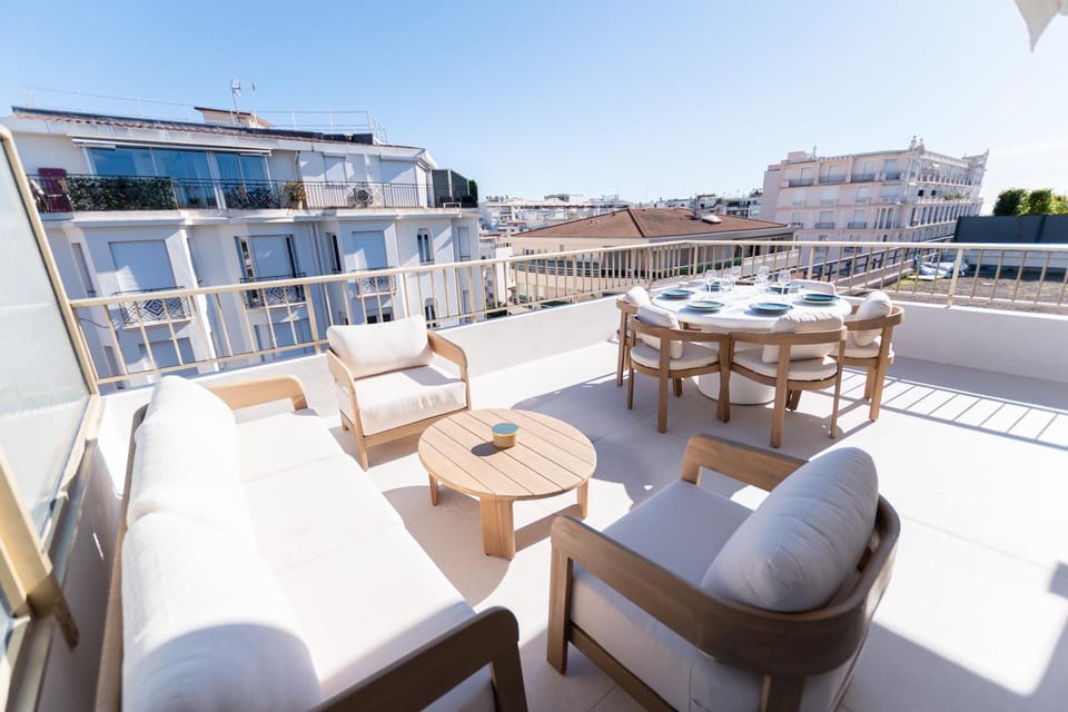 Property building, Patio, Day, Natural landscape, View (from property/room), Balcony/Terrace, Living room, Seating area, Dining area, City view