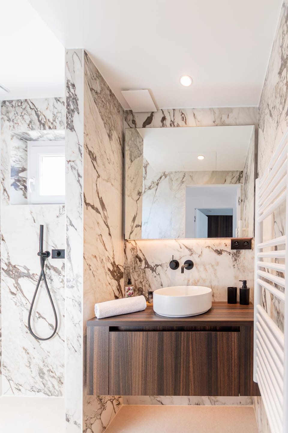 Bathroom, towels