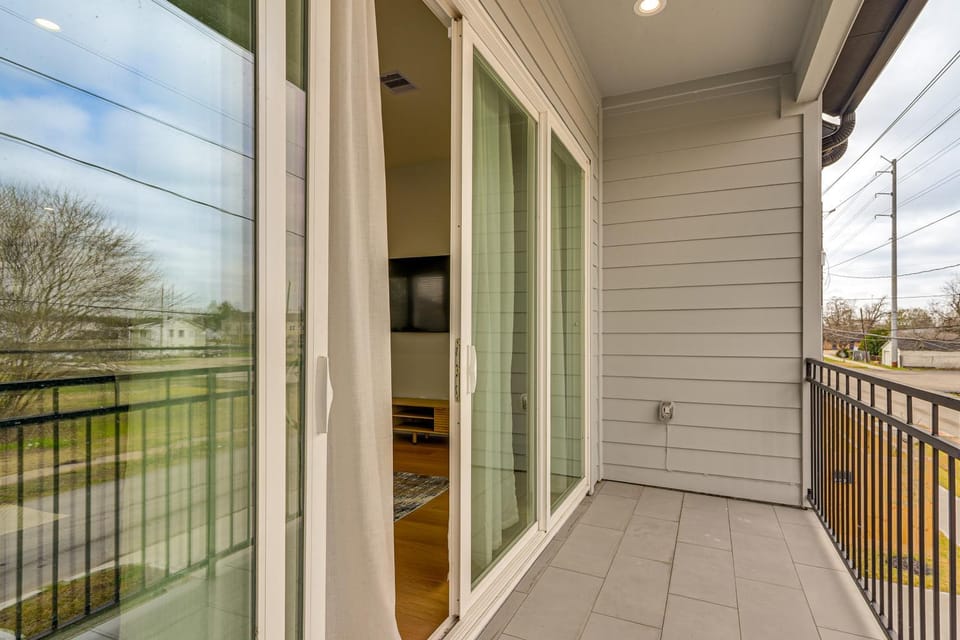 Near NRG Stadium: Group-Friendly Home Base! House in Houston
