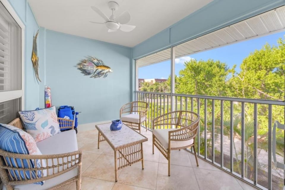 Seashells Unit 05 Apartment in Sanibel Island
