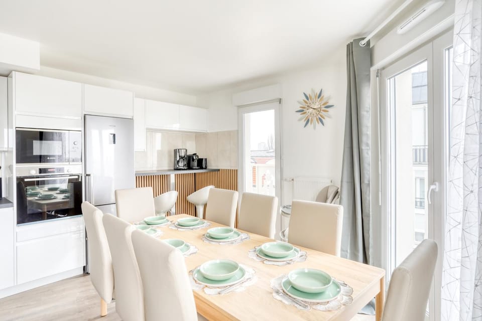 Living room, Dining area, minibar