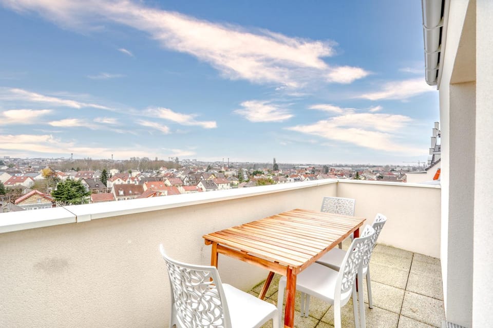 Day, View (from property/room), Balcony/Terrace, Balcony/Terrace, Dining area