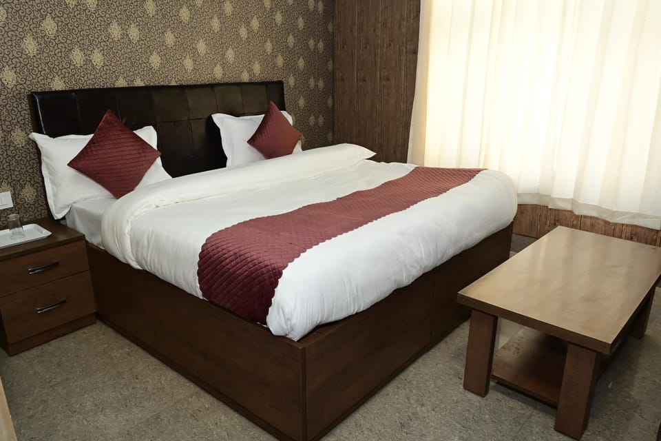 Hotel Meenakshi Garden Hotel in Dehradun