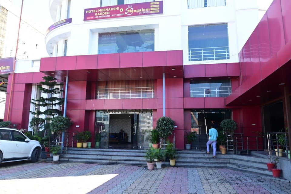 Hotel Meenakshi Garden Hotel in Dehradun
