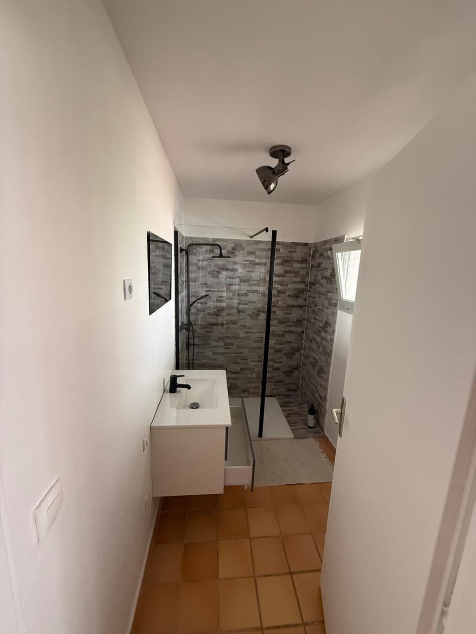 Maisonnette au pied de la colline 2 chambres House in French Riviera