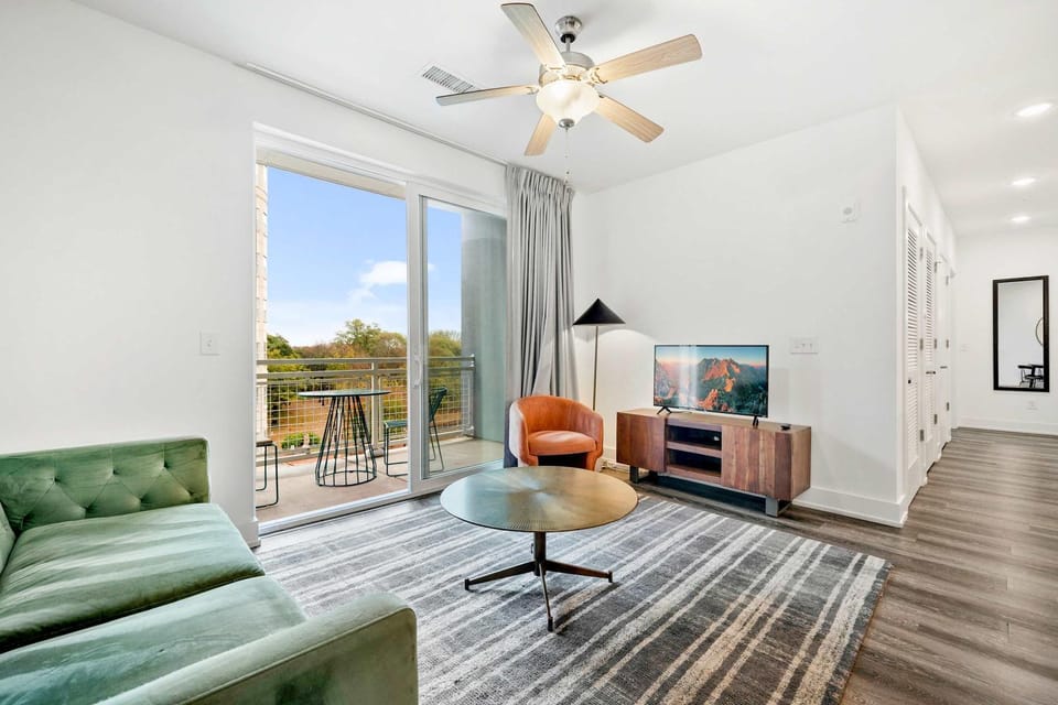 2B2B with Private Balcony Modern & Stylish - 2B4 Apartment in Atlanta