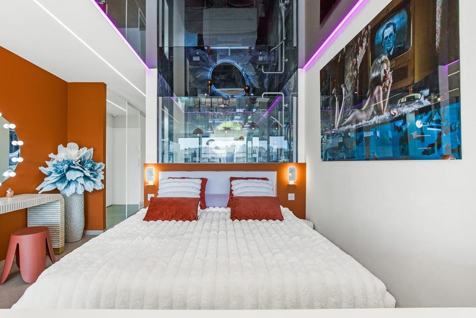 Bed, Bedroom
