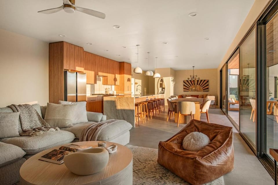 Pool - Spa - Fire pit - Views - BBQ - Bella Nova House in Joshua Tree