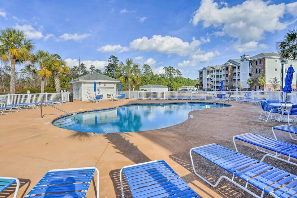 Golf Getaway! Condo w/ Pool Access in Myrtle Beach House in Myrtle Beach