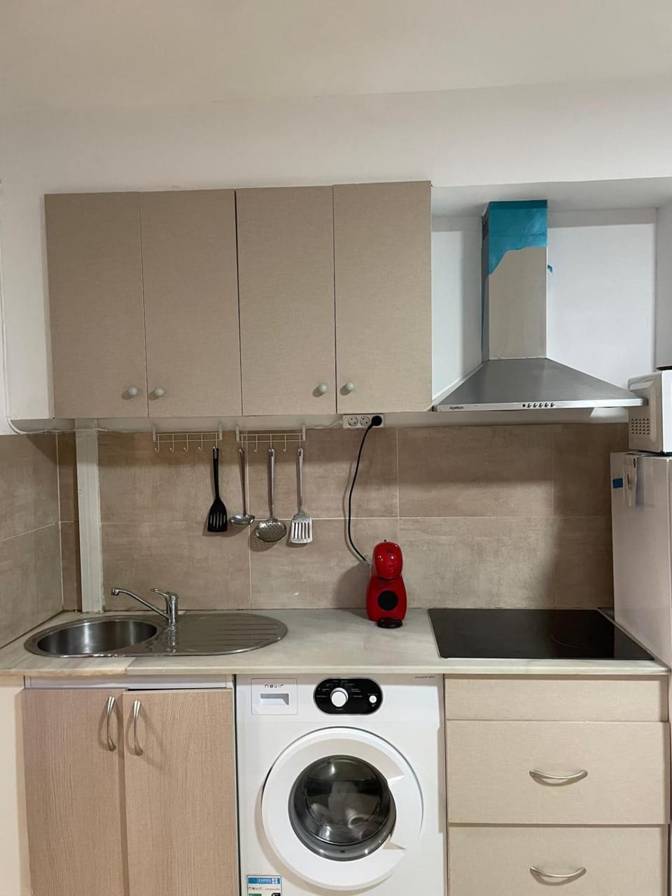 Kitchen or kitchenette, pet friendly, stove, washing machine