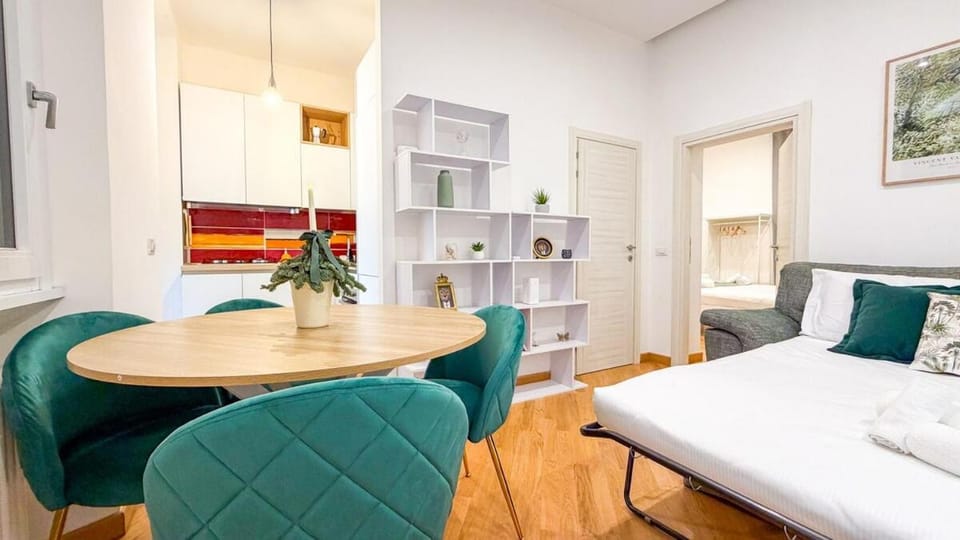 Cozy 2BR for 6 Guests Near Metro, Piazza Vittorio Apartment in Rome