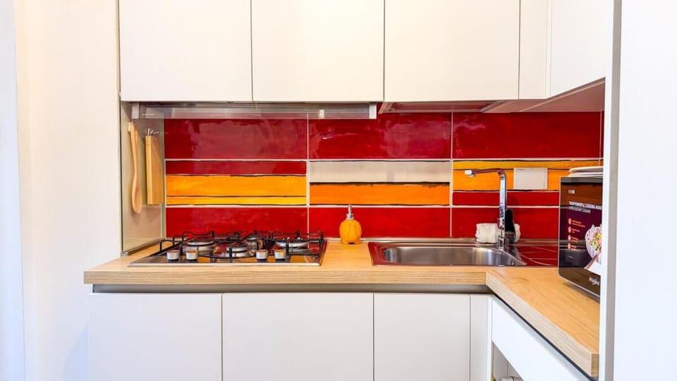 Cozy 2BR for 6 Guests Near Metro, Piazza Vittorio Apartment in Rome