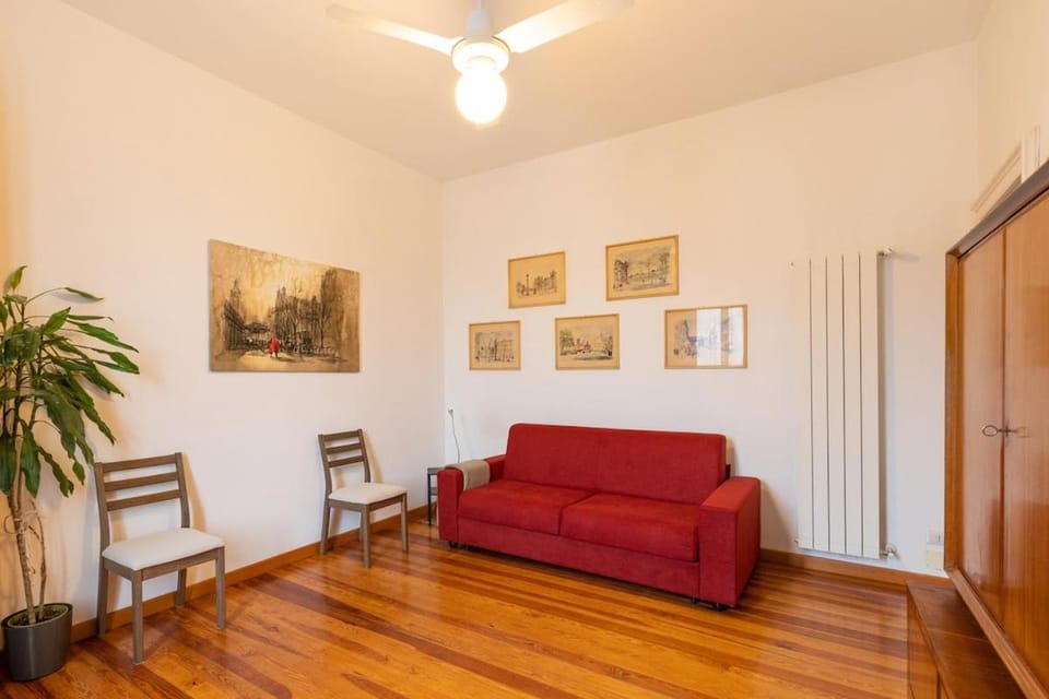 Vintage Chic Flat Steps from Fiera Milano & Wi-Fi Apartment in Milan