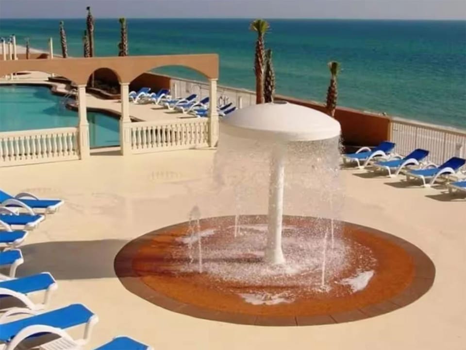 Pool view, Sea view, Swimming pool, sunbed