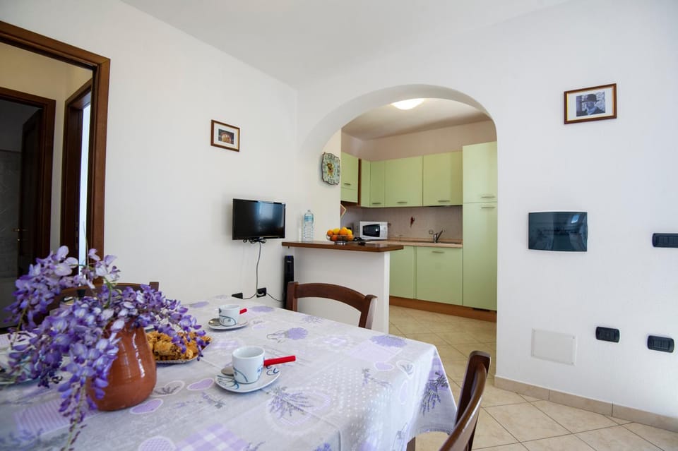 Living room, kitchen