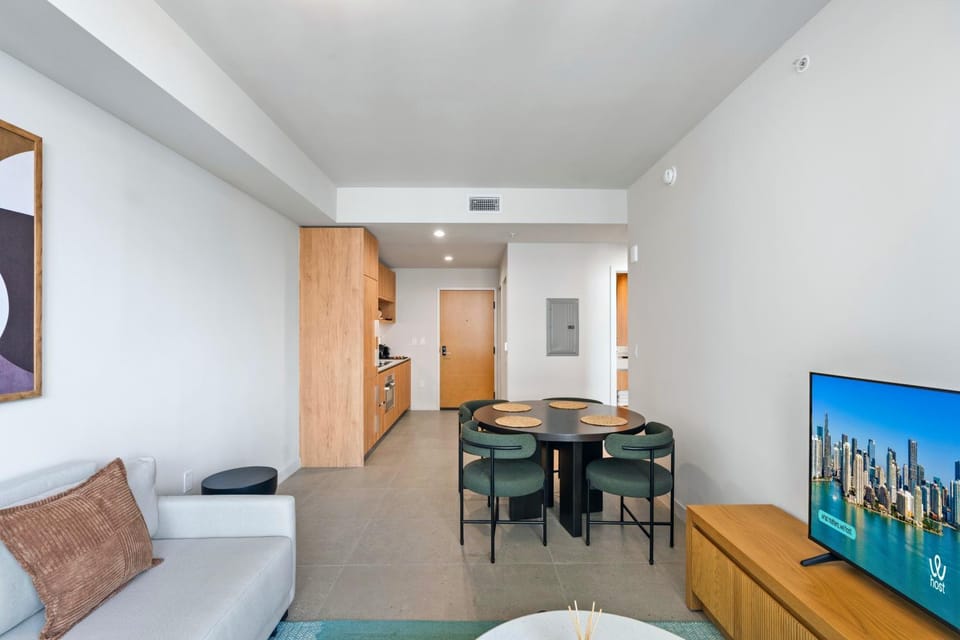 Kitchen or kitchenette, Dining area, Dinner
