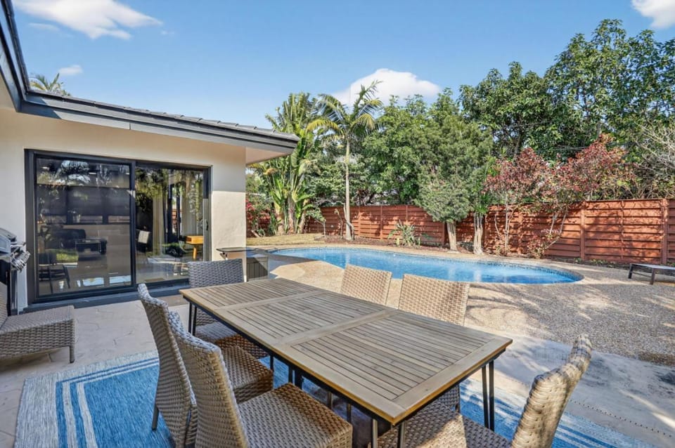 Newly Renovated Pompano 2BR 2BA Home with Heated Pool House in Pompano Beach