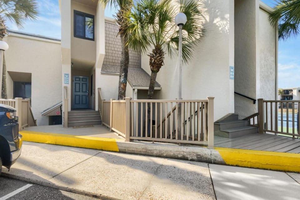 Coastal Townhome on Sugar Beach 3BR-3BA House in Lower Grand Lagoon
