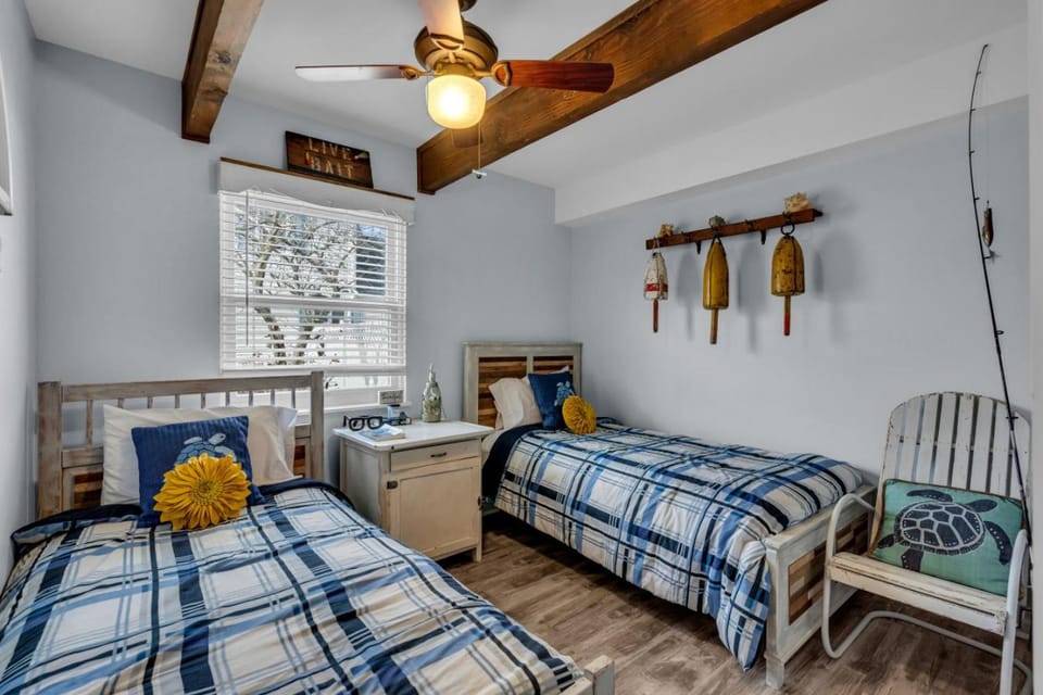 Cozy Shore Retreat with Front Porch Seating 2BR Parking Included Seaside Heights Apartment in Seaside Heights